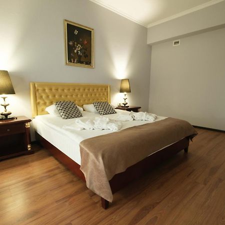 Reikartz Park Astana Ex-Royal Park Hotel & Spa Bagian luar foto