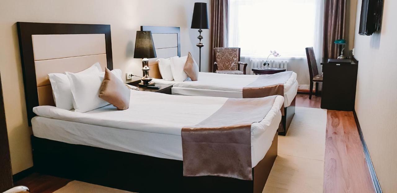 Reikartz Park Astana Ex-Royal Park Hotel & Spa Bagian luar foto