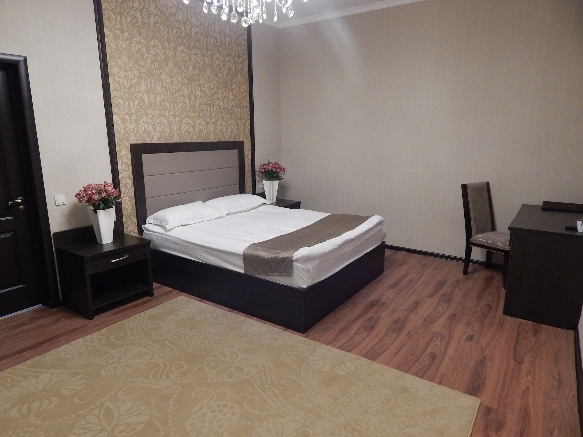 Reikartz Park Astana Ex-Royal Park Hotel & Spa Bagian luar foto