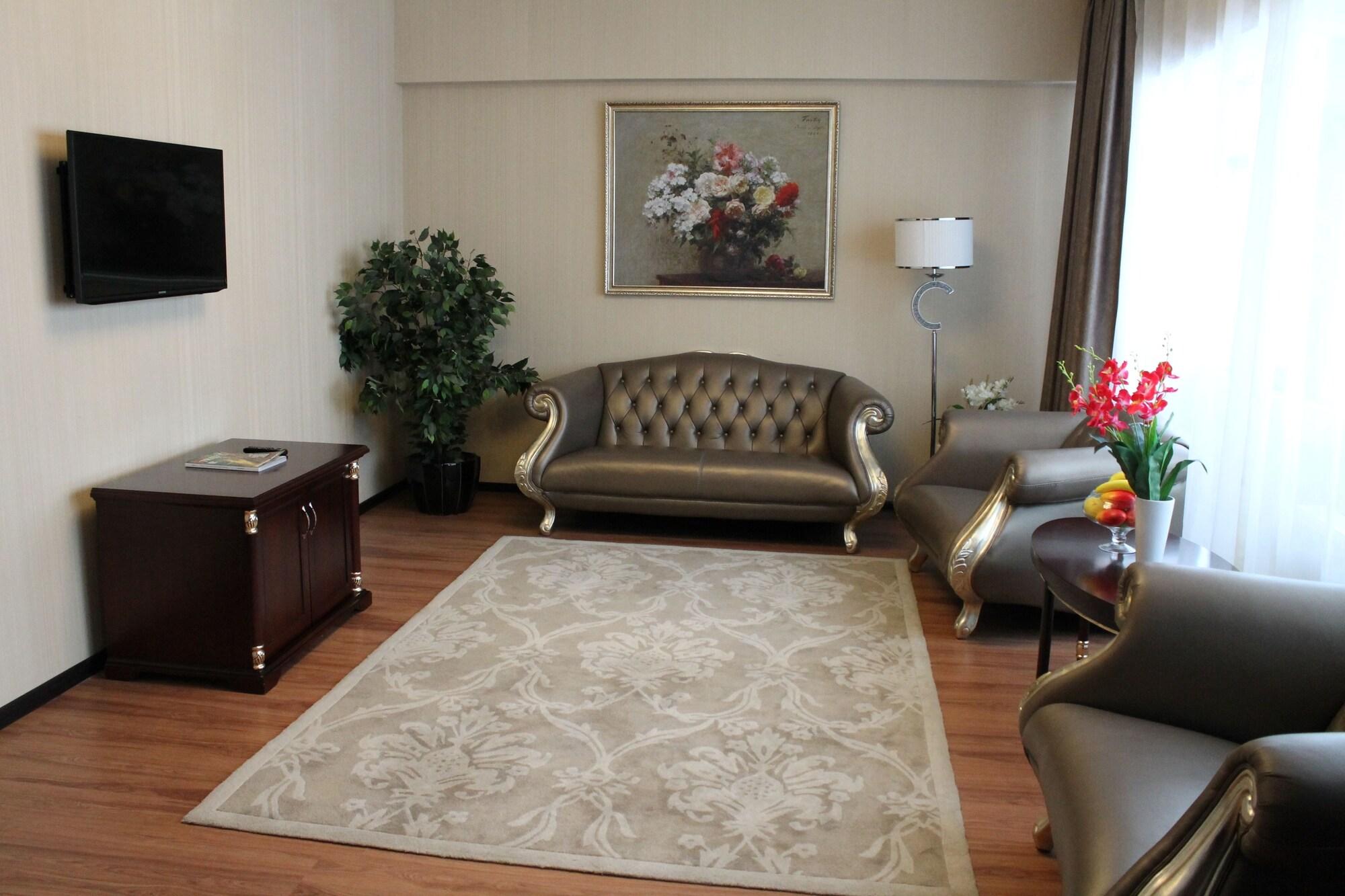 Reikartz Park Astana Ex-Royal Park Hotel & Spa Bagian luar foto