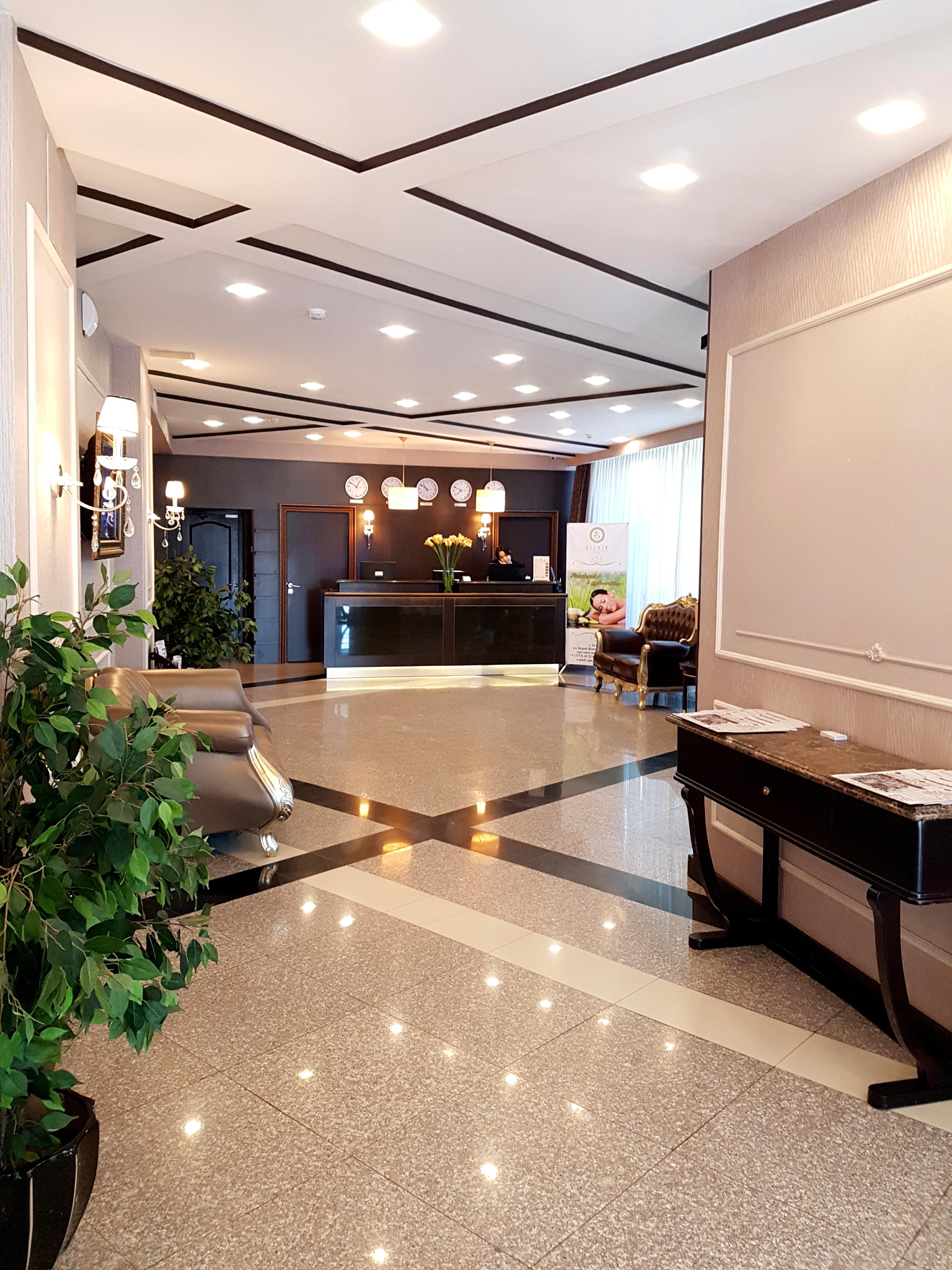 Reikartz Park Astana Ex-Royal Park Hotel & Spa Bagian luar foto