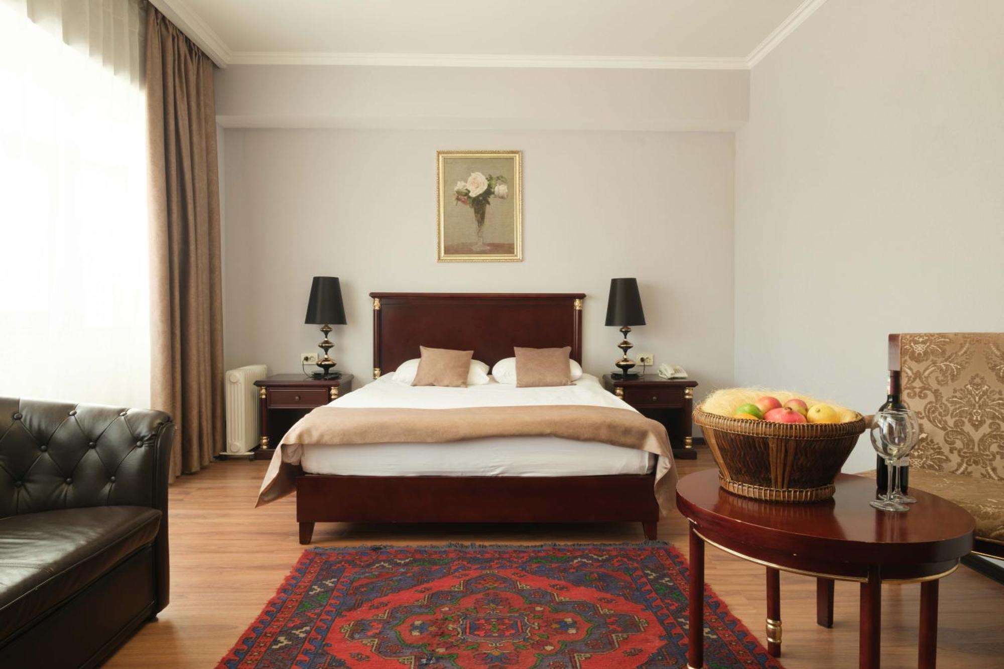Reikartz Park Astana Ex-Royal Park Hotel & Spa Bagian luar foto