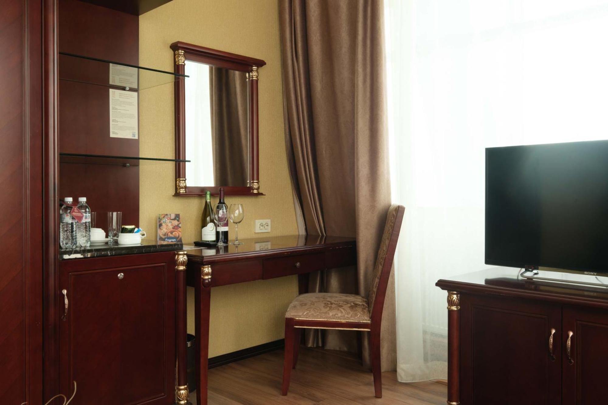 Reikartz Park Astana Ex-Royal Park Hotel & Spa Bagian luar foto