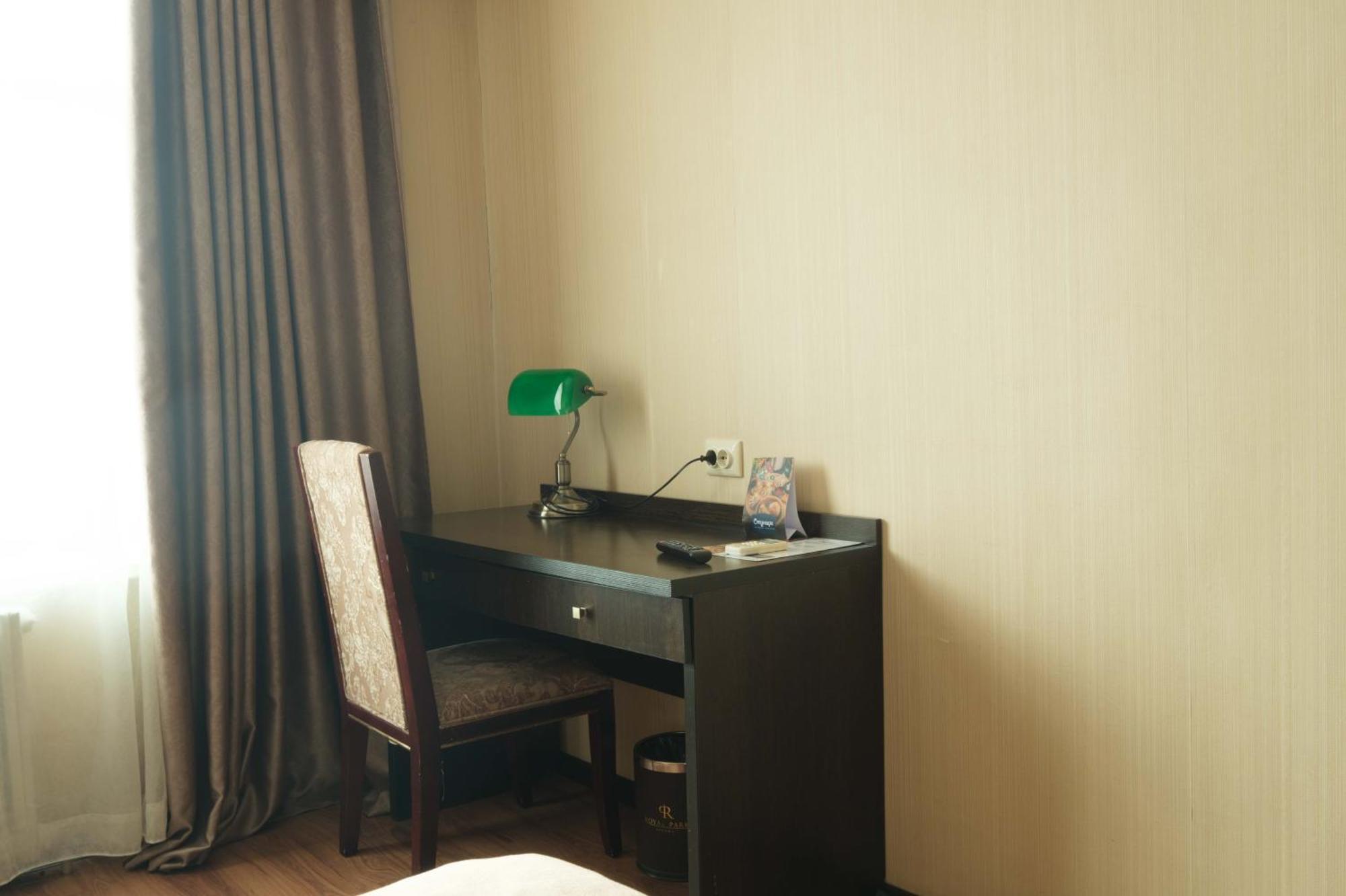 Reikartz Park Astana Ex-Royal Park Hotel & Spa Bagian luar foto
